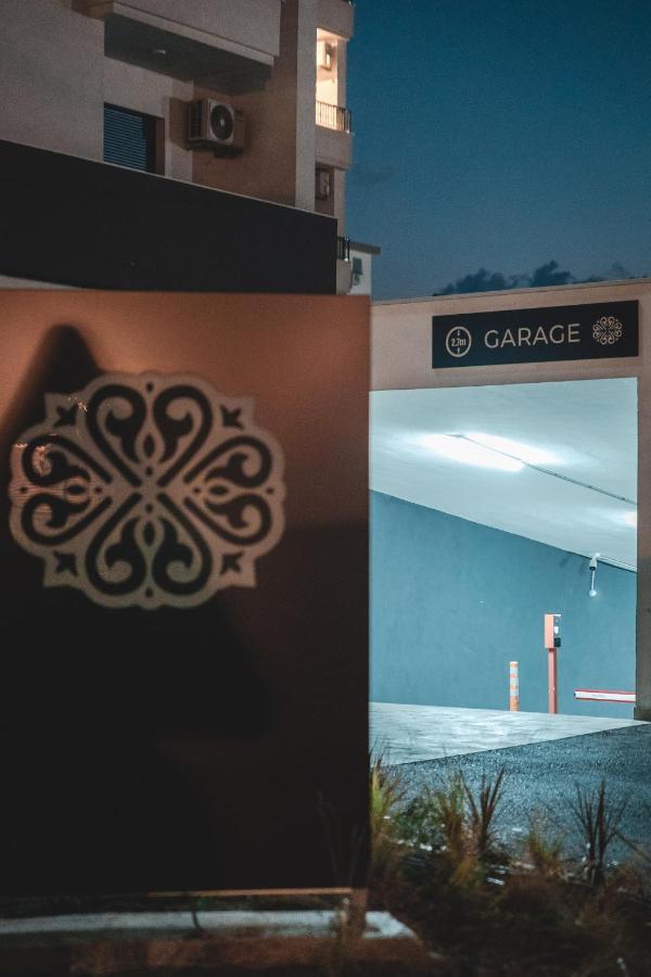 Signum Hotel Подгорица Екстериор снимка