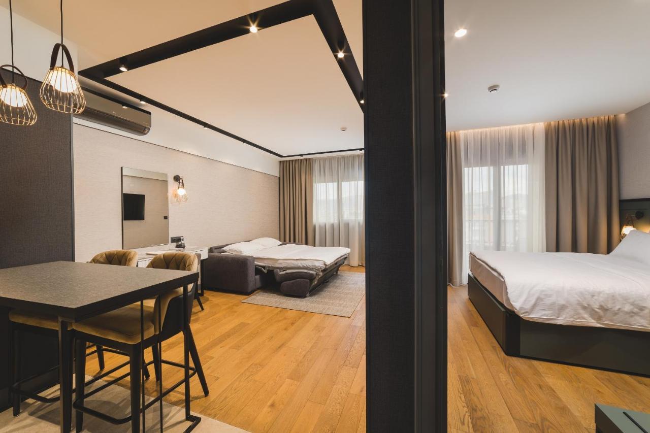 Signum Hotel Подгорица Екстериор снимка