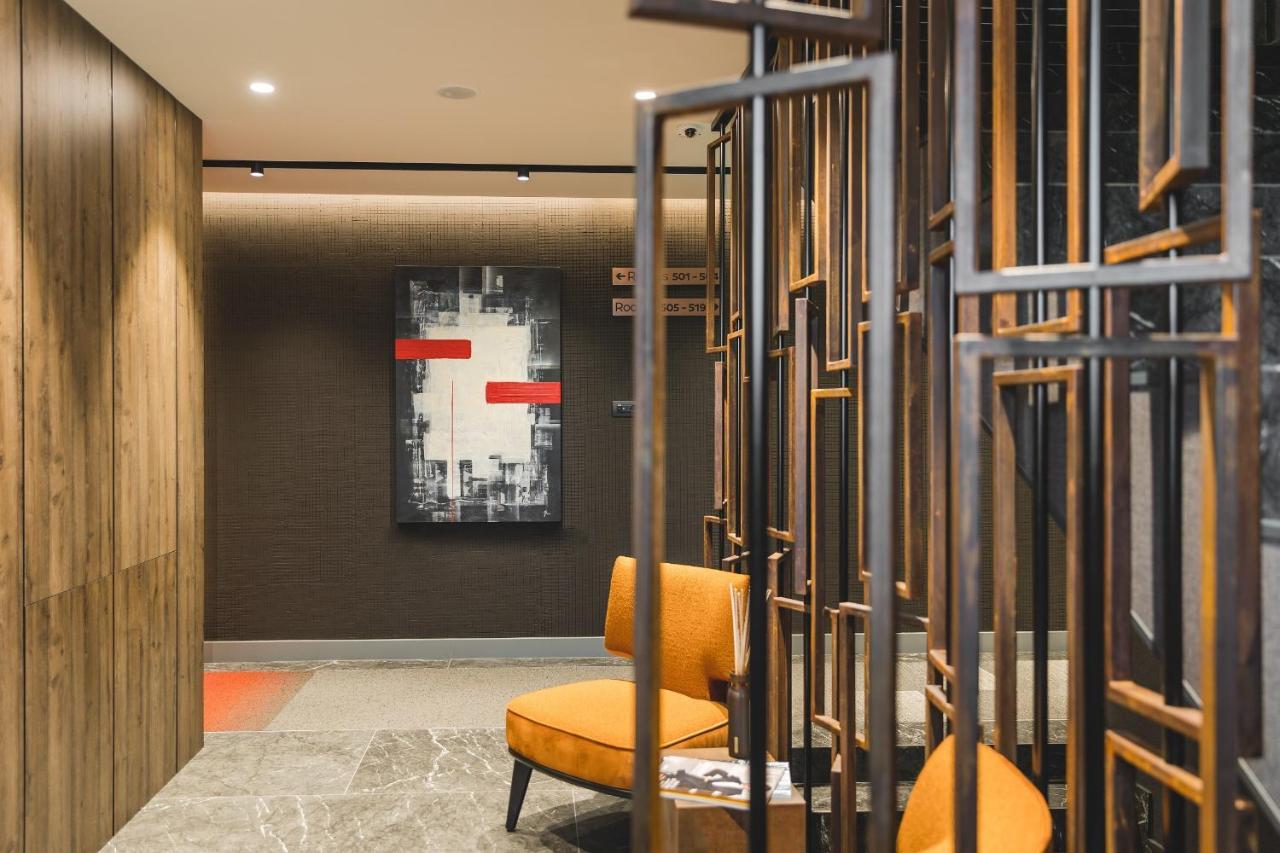 Signum Hotel Подгорица Екстериор снимка