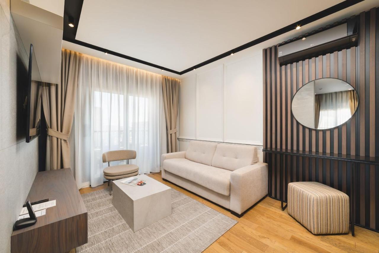 Signum Hotel Подгорица Екстериор снимка