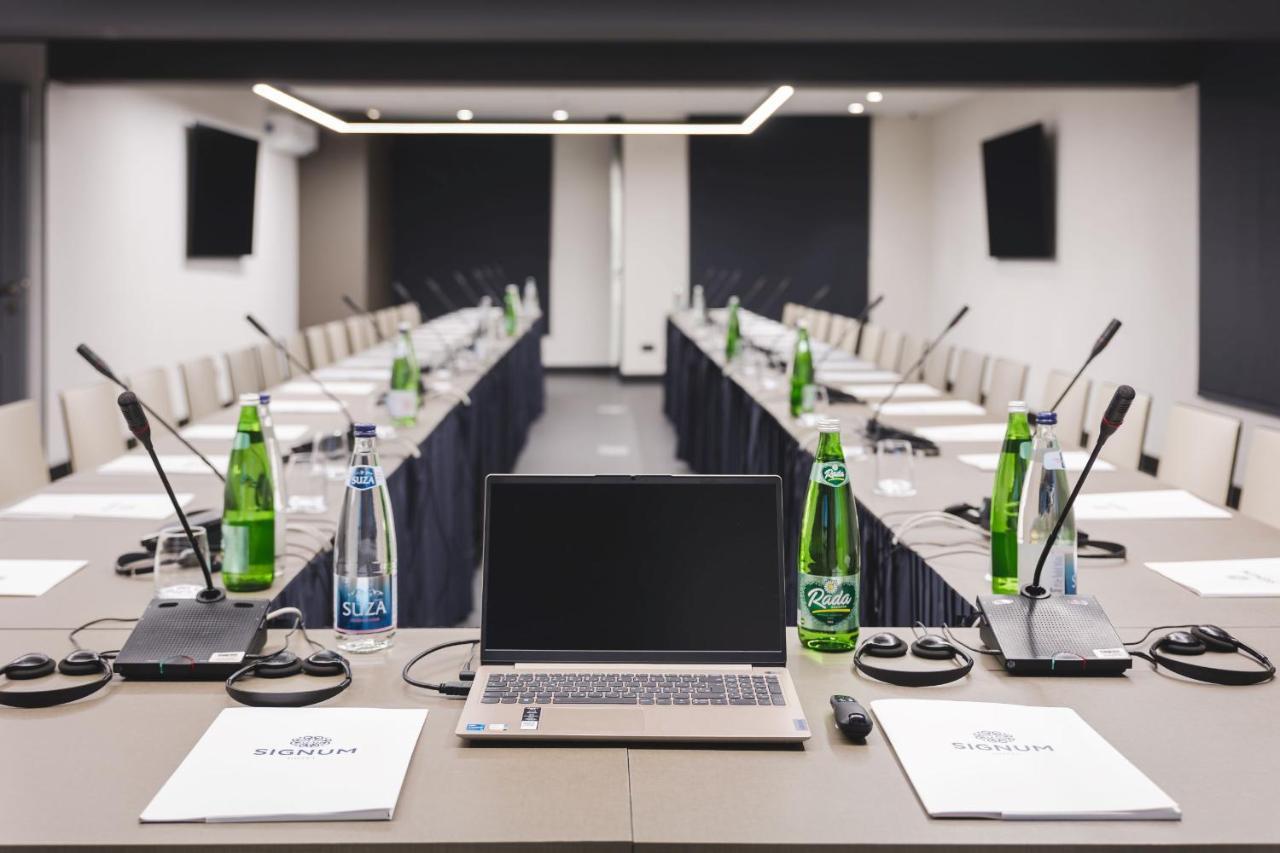 Signum Hotel Подгорица Екстериор снимка